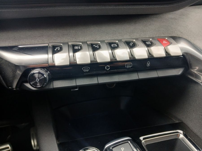 Photo 16 de l'offre de PEUGEOT 3008 II (2) 1.5 BlueHDi 130 EAT8 GT Black Pack JA19 Hayon EL. à 29950€ chez Mérignac auto