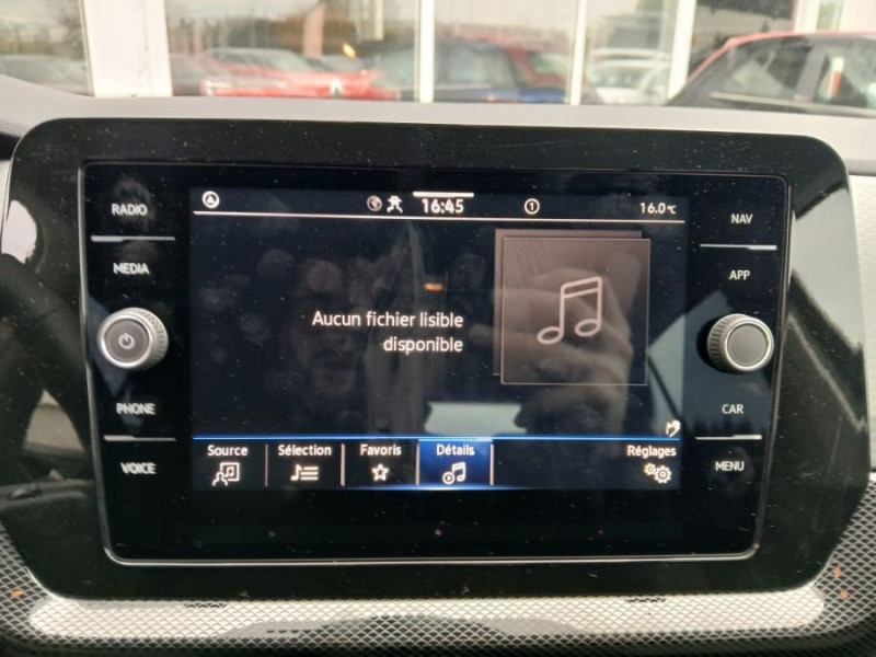 Photo 26 de l'offre de VOLKSWAGEN T-CROSS 1.0 TSI 116 DSG7 PACK JA17 08/25 Key Less Camera Radars RER Privacy Glass à 26950€ chez Mérignac auto