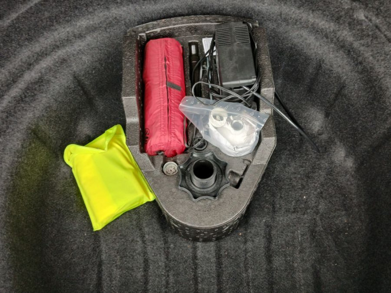 Photo 33 de l'offre de VOLKSWAGEN PASSAT SW VIII 1.6 TDI 120 DSG7 STYLE BUSINESS GPS Radars ACC Hayon EL. 1ère Main à 23480€ chez Mérignac auto