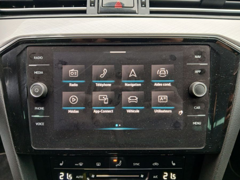 Photo 23 de l'offre de VOLKSWAGEN PASSAT SW VIII 1.6 TDI 120 DSG7 STYLE BUSINESS GPS Radars ACC Hayon EL. 1ère Main à 23480€ chez Mérignac auto
