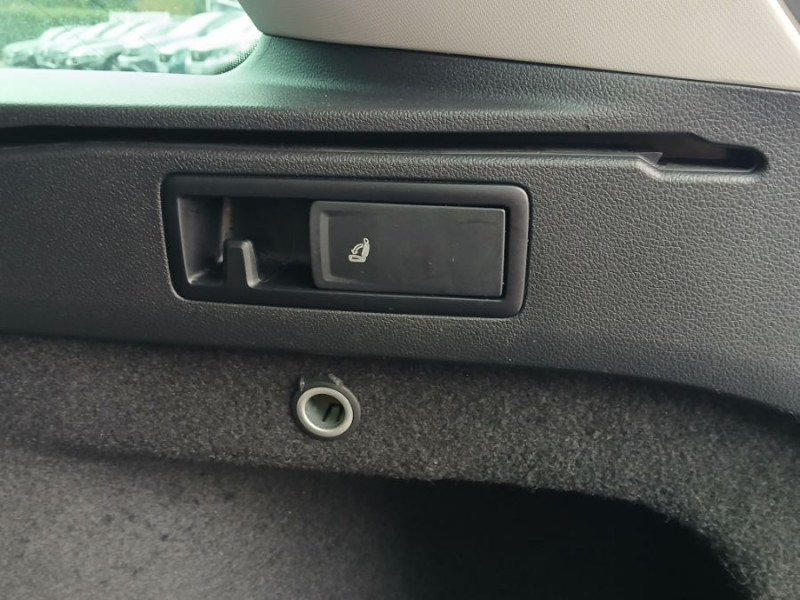 Photo 32 de l'offre de VOLKSWAGEN PASSAT SW VIII 1.6 TDI 120 DSG7 STYLE BUSINESS GPS Radars ACC Hayon EL. 1ère Main à 23480€ chez Mérignac auto