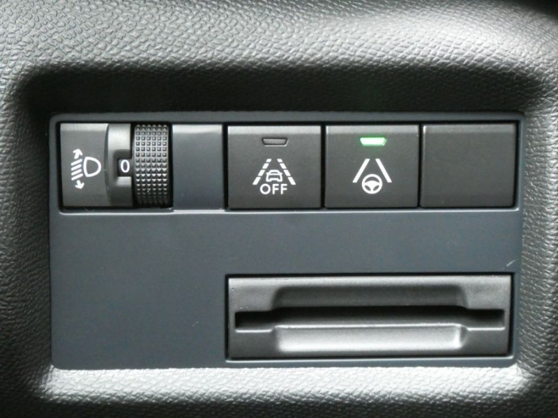 Photo 30 de l'offre de CITROEN C5 AIRCROSS NEW (2) 1.5 BlueHDi 130 EAT8 MAX Bi Ton à 29950€ chez Mérignac auto