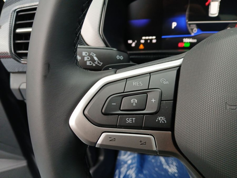 Photo 18 de l'offre de VOLKSWAGEN T-CROSS 1.0 TSI 116 DSG7 PACK JA17 08/25 Key Less Camera Radars RER Privacy Glass à 26950€ chez Mérignac auto