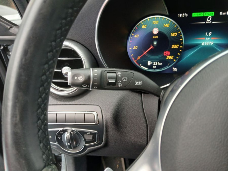 Photo 18 de l'offre de MERCEDES-BENZ CLASSE C SW IV 300 DE 306cv 9G-Tronic Hybride Rech. AMG LINE Attel. à 34500€ chez Mérignac auto