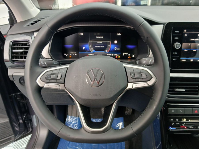 Photo 4 de l'offre de VOLKSWAGEN T-CROSS 1.0 TSI 116 DSG7 PACK JA17 08/25 Key Less Camera Radars RER Privacy Glass à 26950€ chez Mérignac auto