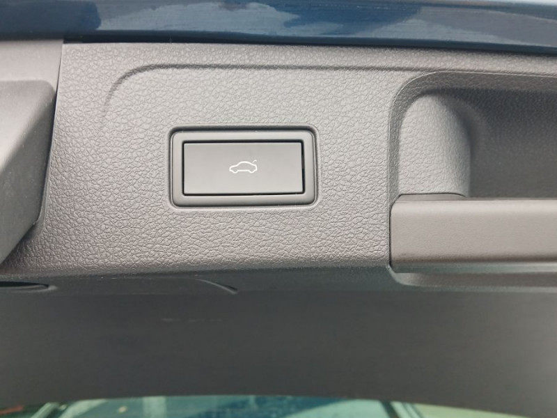 Photo 8 de l'offre de VOLKSWAGEN PASSAT SW VIII 1.6 TDI 120 DSG7 STYLE BUSINESS GPS Radars ACC Hayon EL. 1ère Main à 23480€ chez Mérignac auto