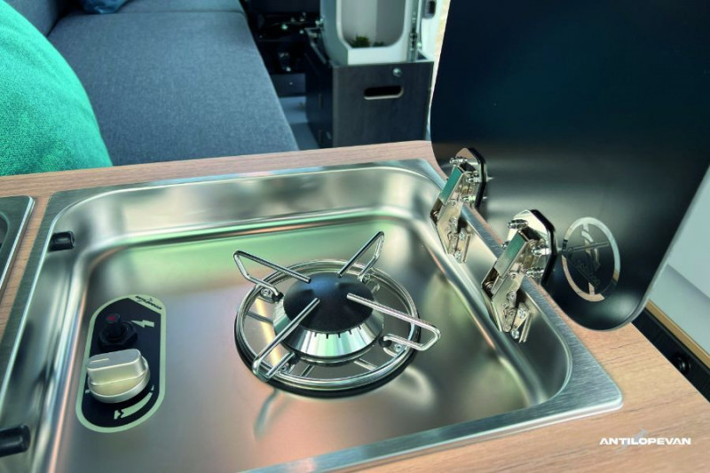 Photo 48 de l'offre de RENAULT TRAFIC VAN ANTILOPE VAN Aménagé FLEX PLUS 2.0 DCi 130 BVM6 L1 PK Confort 4PL Attel+Pte Vélo DISPO à 56000€ chez Mérignac auto