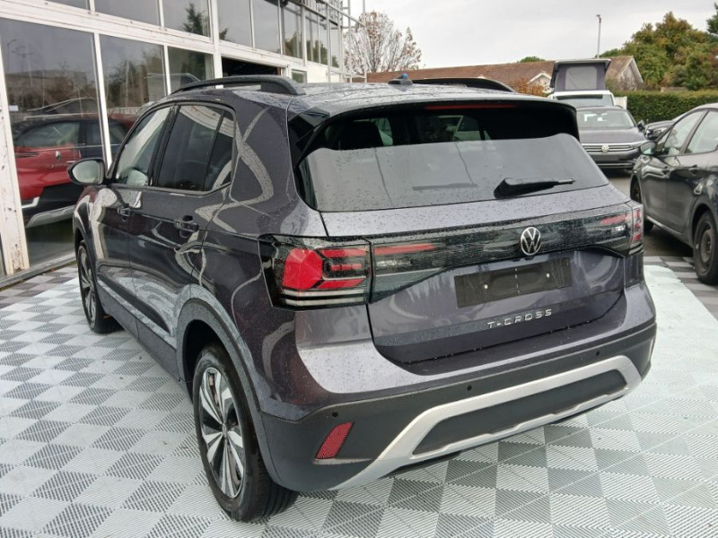 Photo 9 de l'offre de VOLKSWAGEN T-CROSS 1.0 TSI 116 DSG7 PACK JA17 08/25 Key Less Camera Radars RER Privacy Glass à 26950€ chez Mérignac auto