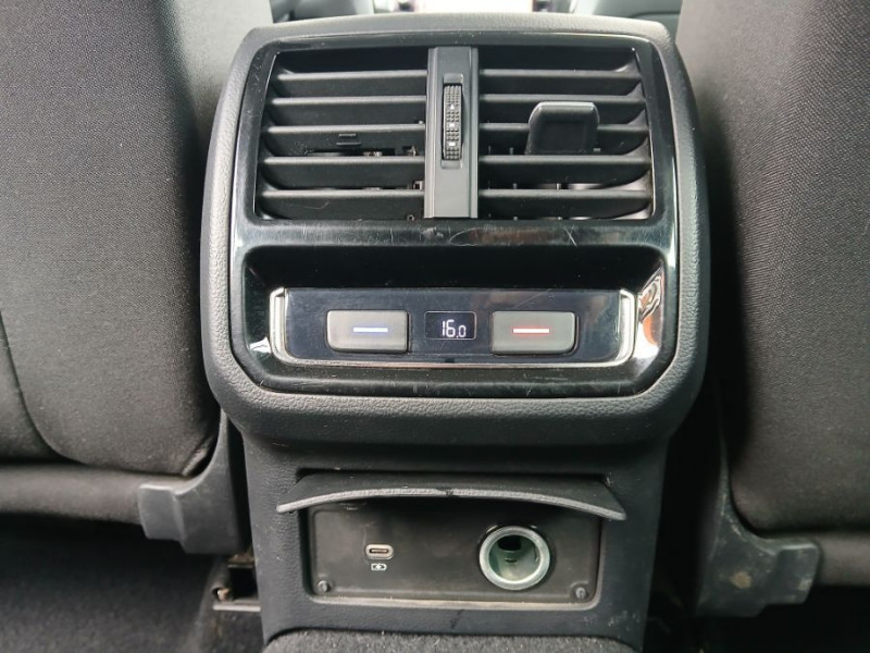 Photo 37 de l'offre de VOLKSWAGEN PASSAT SW VIII 1.6 TDI 120 DSG7 STYLE BUSINESS GPS Radars ACC Hayon EL. 1ère Main à 22950€ chez Mérignac auto