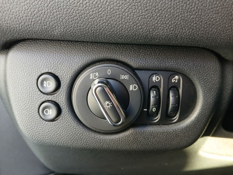 Photo 18 de l'offre de MINI CLUBMAN III ONE D 116 BVA Nv GPS LED CarPlay Clim Auto 1ère Main à 21950€ chez Mérignac auto