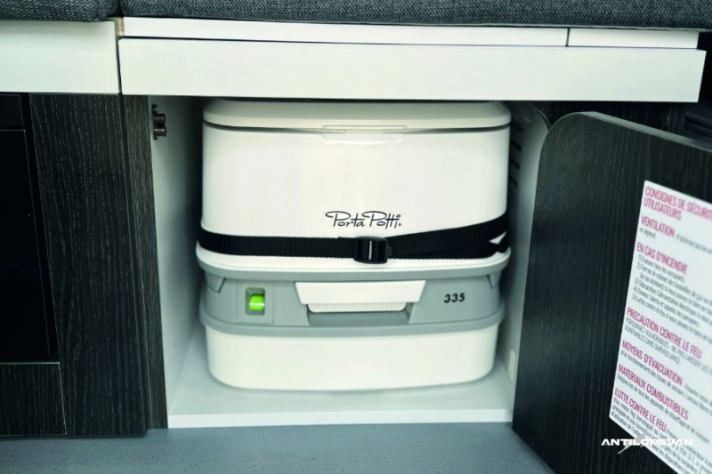 Photo 11 de l'offre de RENAULT TRAFIC VAN ANTILOPE VAN Aménagé FLEX PLUS 2.0 DCi 130 BVM6 L1 PK Confort 4PL Attel+Pte Vélo DISPO à 56000€ chez Mérignac auto