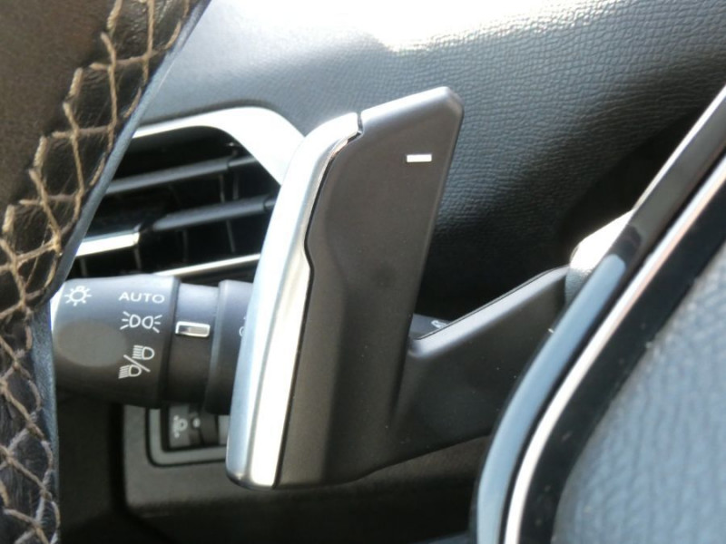 Photo 21 de l'offre de PEUGEOT 3008 II (2) 1.5 BlueHDi 130 EAT8 ALLURE PACK Hayon EL. ACC Camera à 25450€ chez Mérignac auto