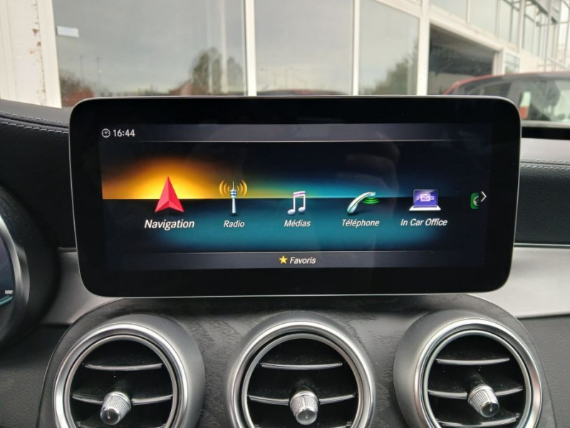 Photo 22 de l'offre de MERCEDES-BENZ CLASSE C SW IV 300 DE 306cv 9G-Tronic Hybride Rech. AMG LINE Attel. à 34500€ chez Mérignac auto