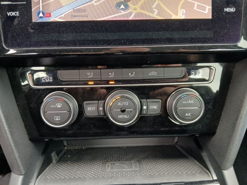 Photo 30 de l'offre de VOLKSWAGEN PASSAT SW VIII 1.6 TDI 120 DSG7 STYLE BUSINESS GPS Radars ACC Hayon EL. 1ère Main à 22950€ chez Mérignac auto