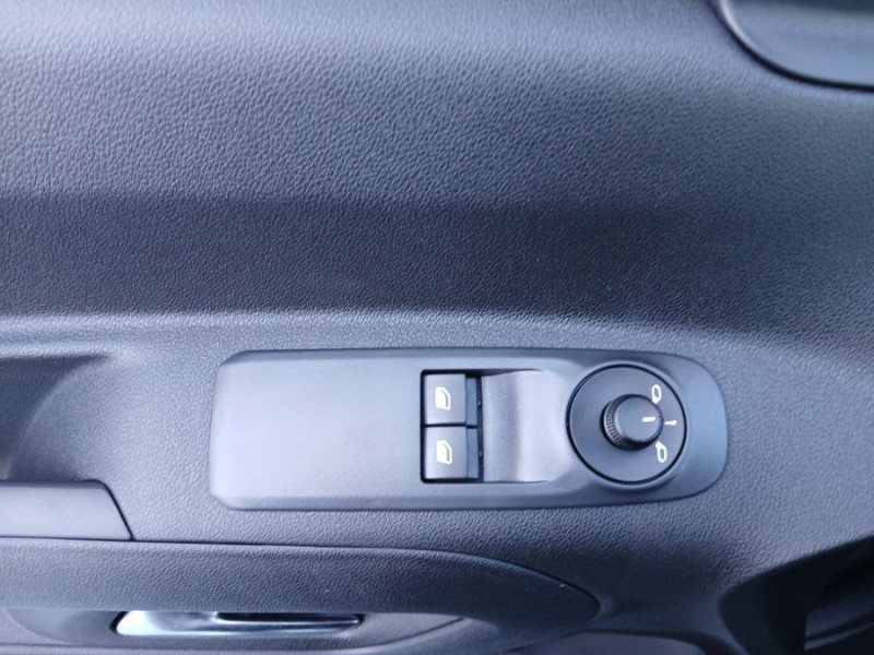Photo 13 de l'offre de CITROEN BERLINGO 1.5 BlueHDi 130 EAT8 N1 PACK ADML Camera Induction 3 Sièges Arr. à 28450€ chez Mérignac auto