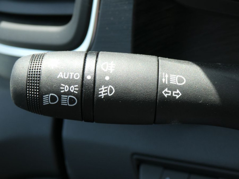 Photo 19 de l'offre de RENAULT TRAFIC VAN ANTILOPE VAN Aménagé FLEX PLUS 2.0 DCi 130 BVM6 L1 PK Confort 4PL Attel+Pte Vélo DISPO à 56000€ chez Mérignac auto