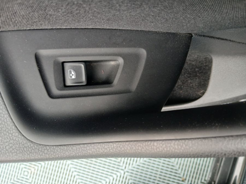 Photo 36 de l'offre de VOLKSWAGEN PASSAT SW VIII 1.6 TDI 120 DSG7 STYLE BUSINESS GPS Radars ACC Hayon EL. 1ère Main à 22950€ chez Mérignac auto