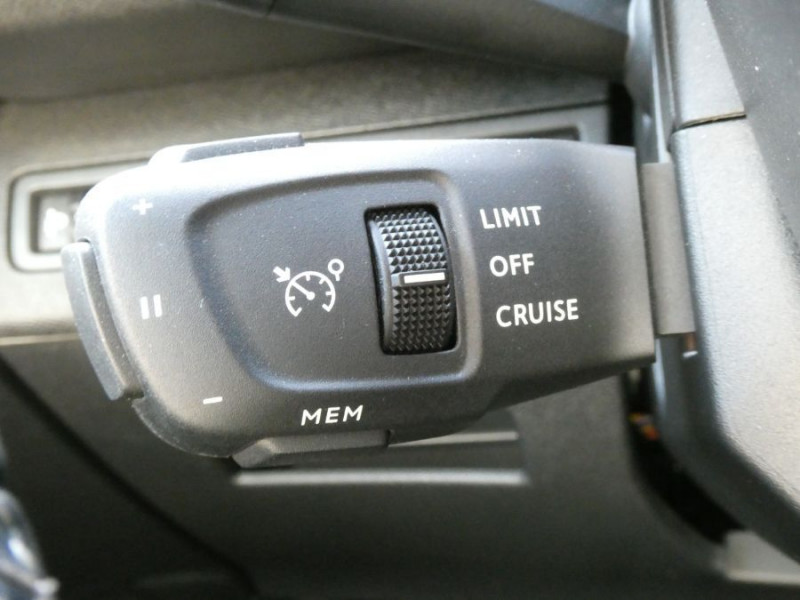 Photo 19 de l'offre de PEUGEOT 3008 II (2) 1.5 BlueHDi 130 EAT8 ALLURE PACK Hayon EL. ACC Camera à 25450€ chez Mérignac auto