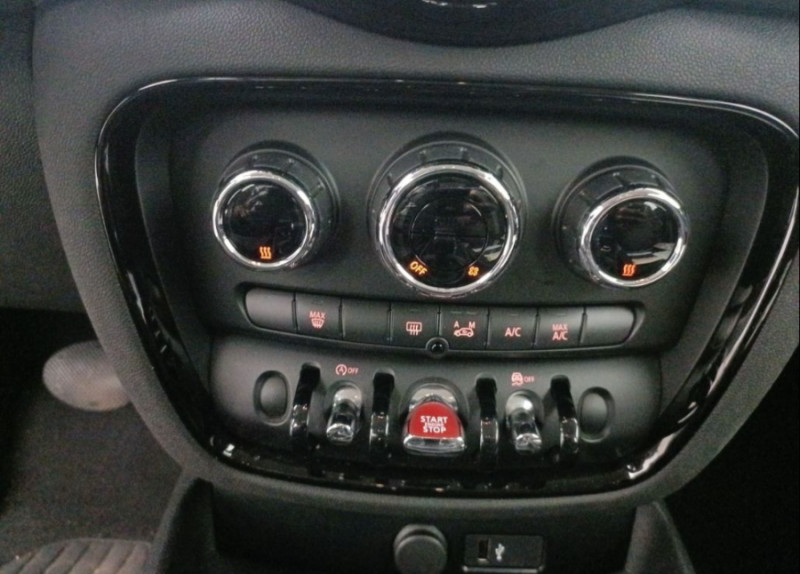 Photo 15 de l'offre de MINI CLUBMAN III ONE D 116 BVA Nv GPS LED CarPlay Clim Auto 1ère Main à 21950€ chez Mérignac auto