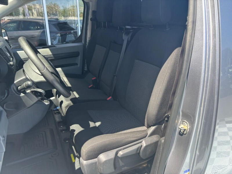 Photo 5 de l'offre de TOYOTA PROACE VAN 2.0 D-4D 140 BVM6 L2 VX Attel. 21450.H.T. à 21450€ chez Mérignac auto