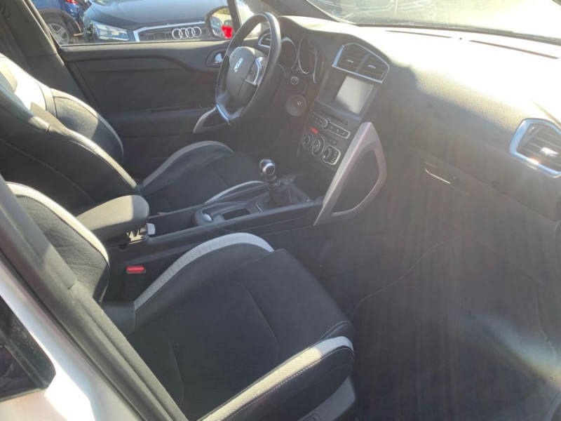 Photo 8 de l'offre de CITROEN DS4 1.2 PureTech 130 BVM6 SO CHIC GPS JA17 à 9490€ chez Mérignac auto