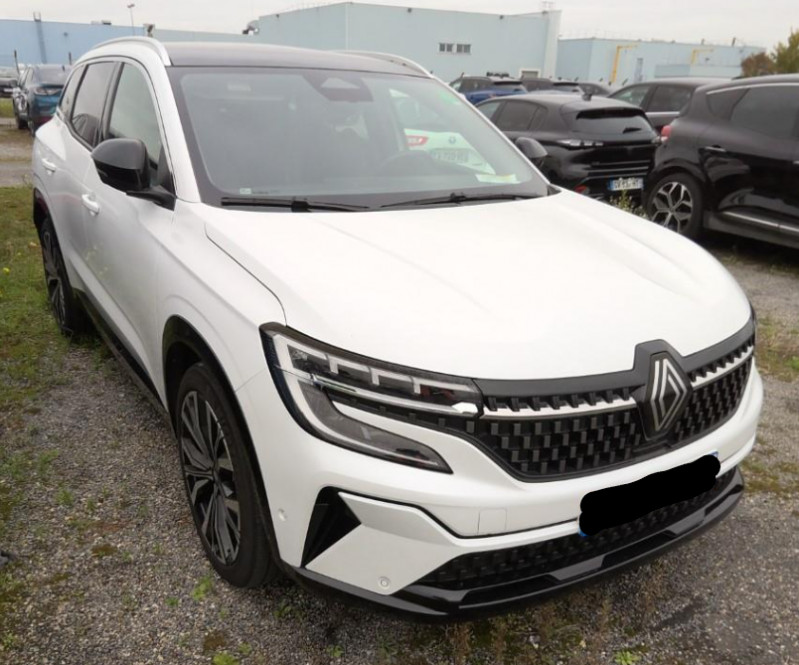 Photo 2 de l'offre de RENAULT AUSTRAL 1.2 E-TECH 200 FULL HYBRID ICONIC TOIT Pano Hayon EL Cam 360° JA20p à 32450€ chez Mérignac auto