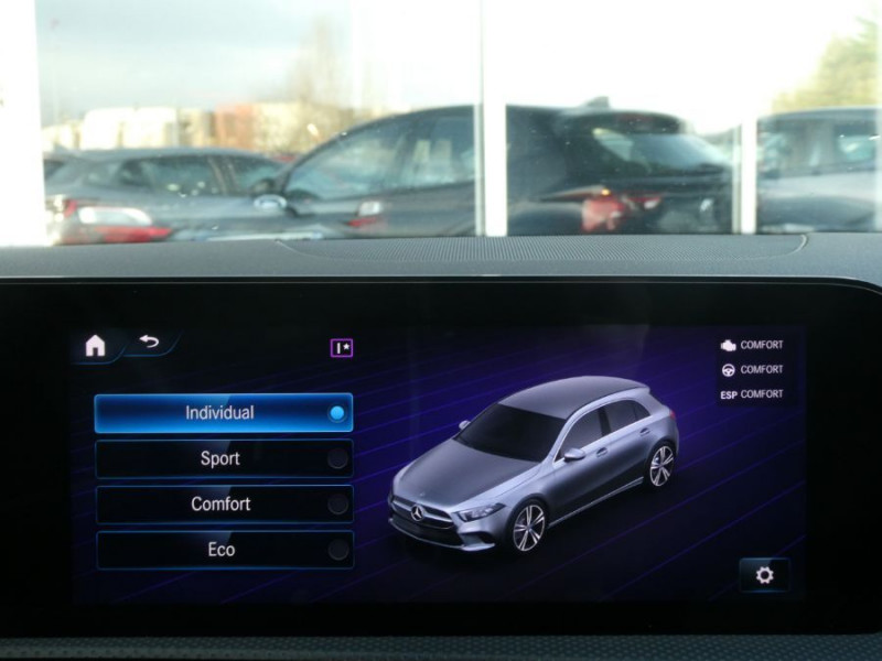 Photo 29 de l'offre de MERCEDES-BENZ CLASSE A IV 200D 150 8G-DCT 4MATIC AMG LINE Pack Premium Plus TOE 1ère Main à 32890€ chez Mérignac auto