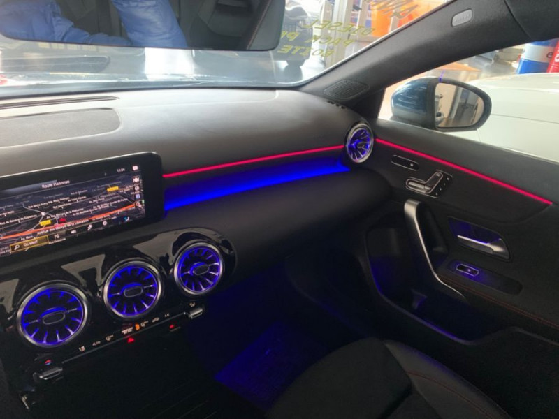Photo 19 de l'offre de MERCEDES-BENZ CLASSE A IV 200D 150 8G-DCT 4MATIC AMG LINE Pack Premium Plus TOE 1ère Main à 32890€ chez Mérignac auto