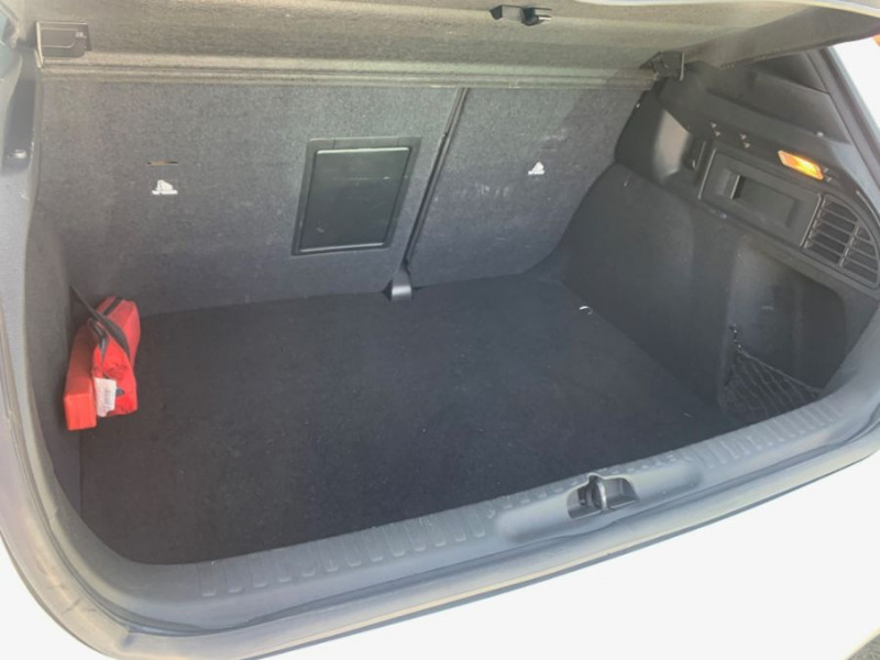 Photo 9 de l'offre de CITROEN DS4 1.2 PureTech 130 BVM6 SO CHIC GPS JA17 à 9490€ chez Mérignac auto