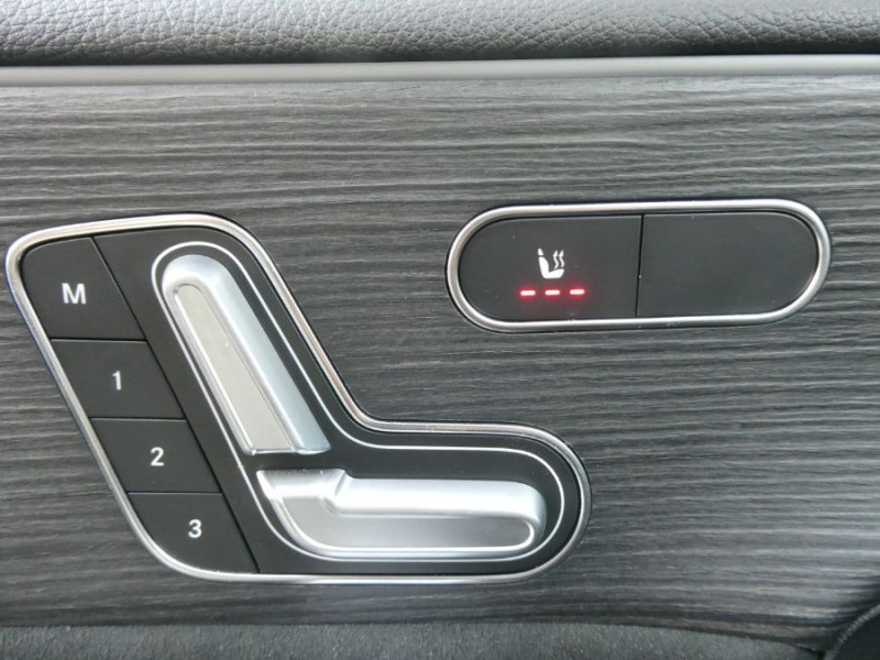 Photo 7 de l'offre de MERCEDES-BENZ CLASSE A IV 200D 150 8G-DCT 4MATIC AMG LINE Pack Premium Plus TOE 1ère Main à 32890€ chez Mérignac auto