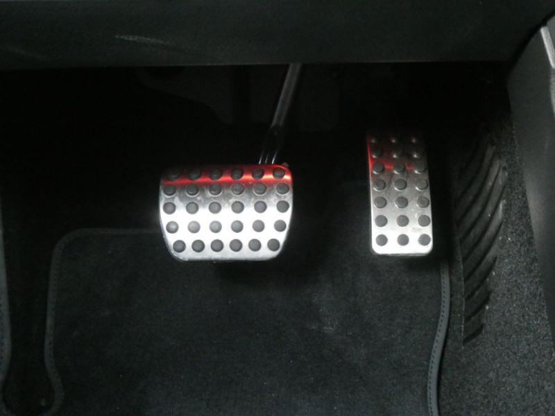 Photo 37 de l'offre de MERCEDES-BENZ CLASSE A IV 200D 150 8G-DCT 4MATIC AMG LINE Pack Premium Plus TOE 1ère Main à 32890€ chez Mérignac auto