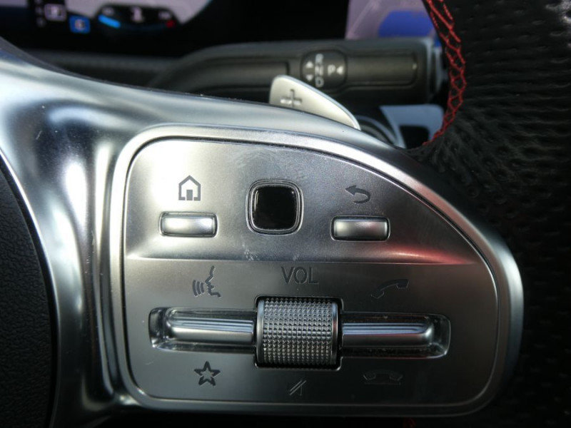 Photo 35 de l'offre de MERCEDES-BENZ CLASSE A IV 200D 150 8G-DCT 4MATIC AMG LINE Pack Premium Plus TOE 1ère Main à 32890€ chez Mérignac auto