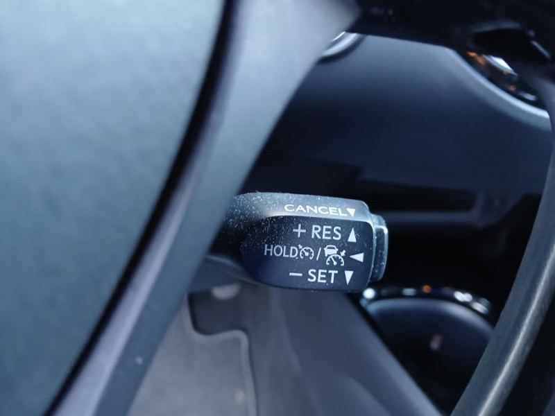 Photo 19 de l'offre de TOYOTA C-HR (2) 1.8 HYBRIDE 122 E-CVT 2WD EDITION Camera à 19750€ chez Mérignac auto