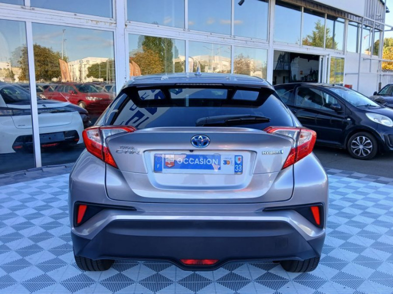 Photo 7 de l'offre de TOYOTA C-HR (2) 1.8 HYBRIDE 122 E-CVT 2WD EDITION Camera à 19750€ chez Mérignac auto