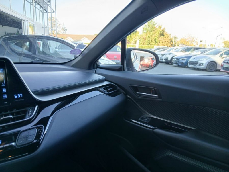 Photo 31 de l'offre de TOYOTA C-HR (2) 1.8 HYBRIDE 122 E-CVT 2WD EDITION Camera à 19750€ chez Mérignac auto