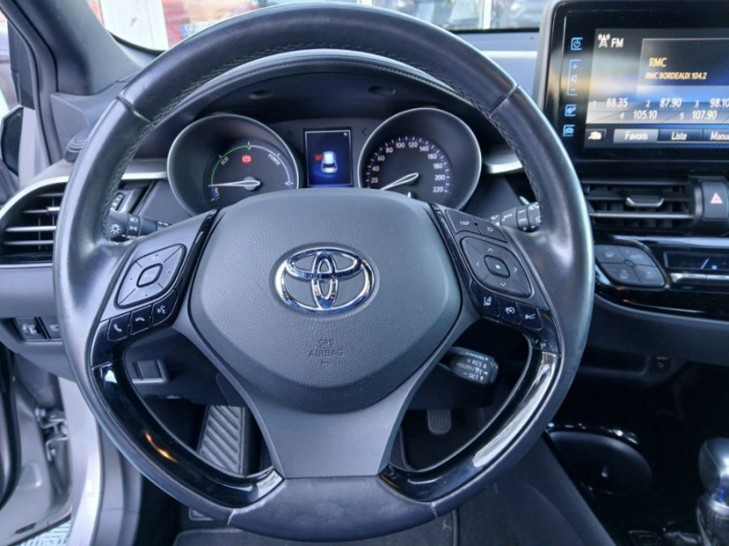 Photo 14 de l'offre de TOYOTA C-HR (2) 1.8 HYBRIDE 122 E-CVT 2WD EDITION Camera à 19750€ chez Mérignac auto