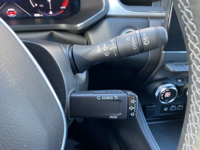 Photo 23 de l'offre de RENAULT CAPTUR II 1.3 MILD HYBRID 140 MHEV EDC6 TECHNO Camera 360° Radars Key Less à 23950€ chez Mérignac auto