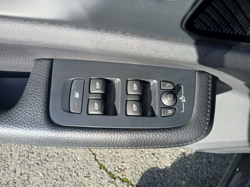 Photo 15 de l'offre de VOLVO V60 B3 2.0 163cv Geartronic MOMENTUM CUIR Hayon EL. SC Hifi Key Less 1ère Main à 30950€ chez Mérignac auto