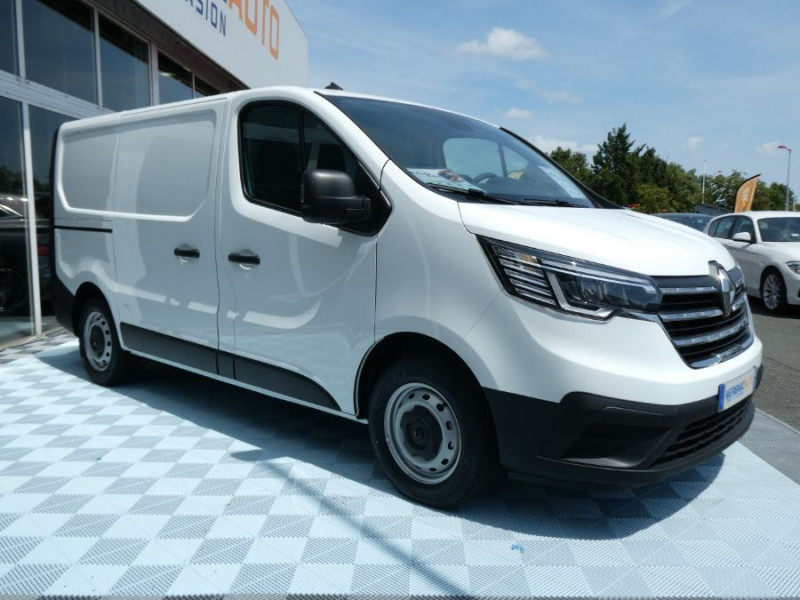 Photo 9 de l'offre de RENAULT TRAFIC L1H1 2.0 Blue dCi 150 BVA 2.8T GRAND CONFORT GPS Camera 458€ HT/Mois à 28750€ chez Mérignac auto