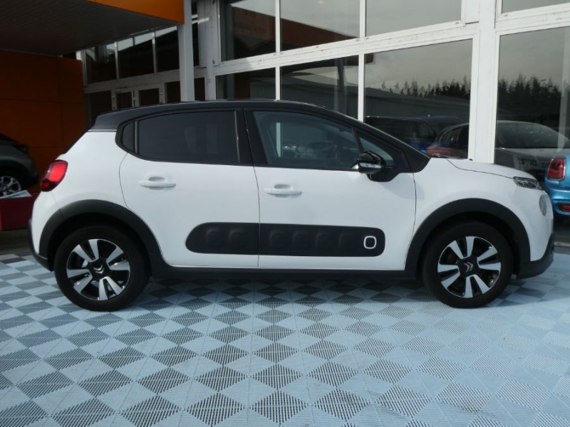 Photo 13 de l'offre de CITROEN C3 III 1.2 PureTech 82 SHINE CarPlay SC TOIT Pano JA16 à 10650€ chez Mérignac auto