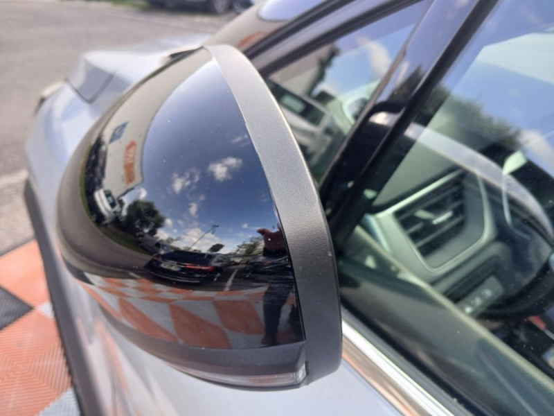 Photo 21 de l'offre de RENAULT CAPTUR TCe 100 INTENS GPS Camera JA17 à 15750€ chez Mérignac auto