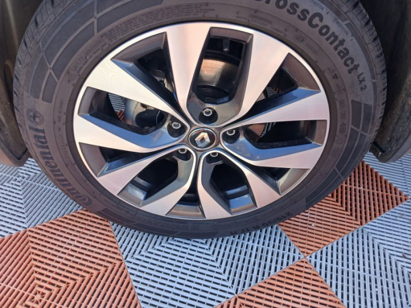 Photo 25 de l'offre de RENAULT CAPTUR TCe 100 INTENS GPS Camera JA17 à 15750€ chez Mérignac auto