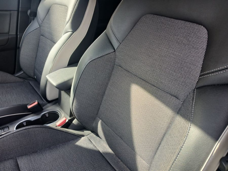 Photo 5 de l'offre de RENAULT CAPTUR TCe 100 INTENS GPS Camera JA17 à 15750€ chez Mérignac auto