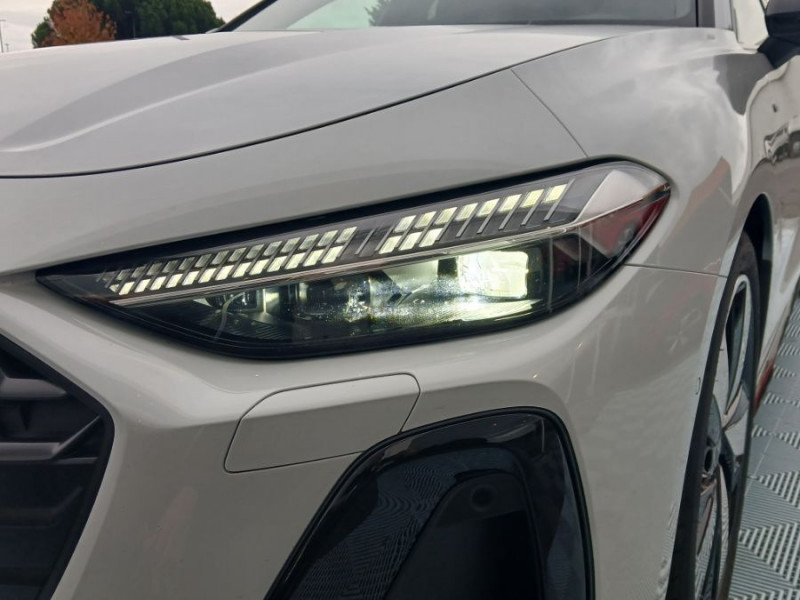 Photo 18 de l'offre de AUDI A5 AVANT III 2.0 TDI 204 S Tronic 7 S LINE Pack Tech Plus Matrix 2 Ecrans à 53990€ chez Mérignac auto