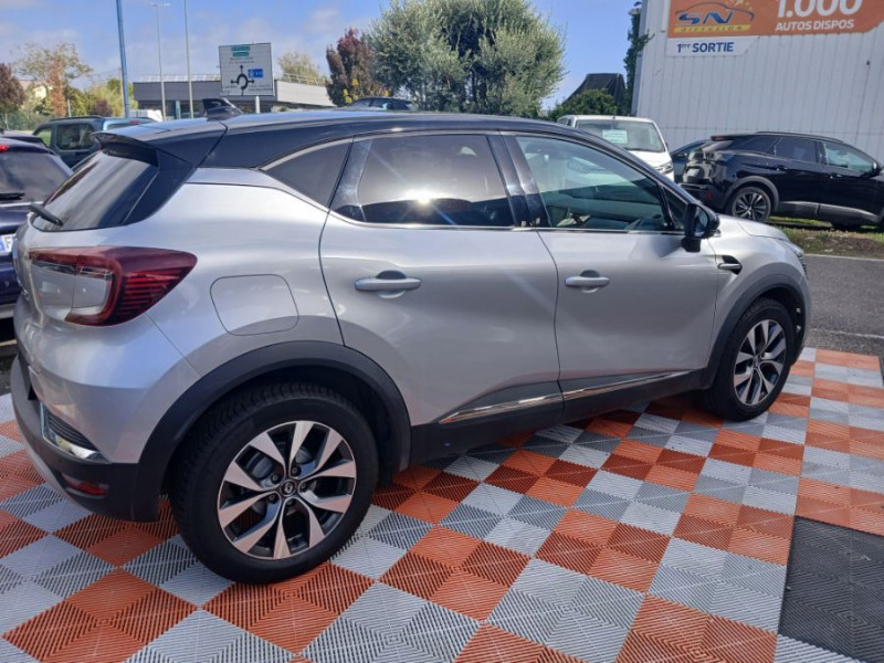 Photo 3 de l'offre de RENAULT CAPTUR TCe 100 INTENS GPS Camera JA17 à 15750€ chez Mérignac auto