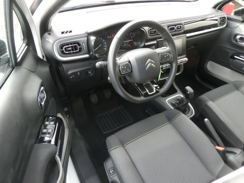 Photo 6 de l'offre de CITROEN C3 III 1.2 PureTech 82 SHINE CarPlay SC TOIT Pano JA16 à 10650€ chez Mérignac auto