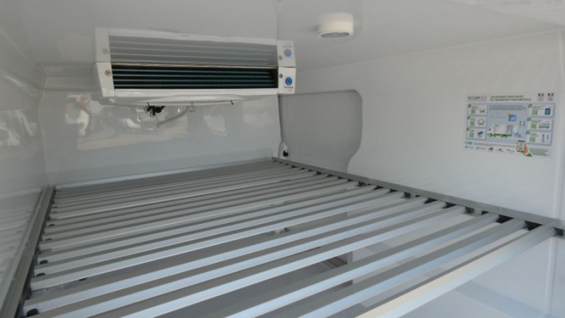 Photo 4 de l'offre de RENAULT TRAFIC FRIGO L1H1 2.0 Blue dCi 130 BVM6 2.8T GRAND CONFORT GPS Camera 552€ HT/M à 30287€ chez Mérignac auto