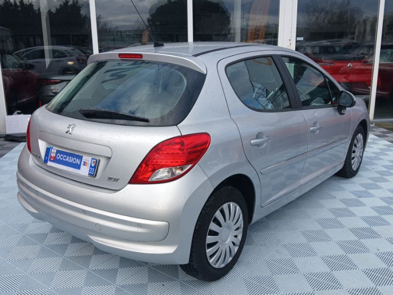 Photo 10 de l'offre de PEUGEOT 207 1.4 HDI 68 ACTIVE 5P GPS CLIM Auto Pack Urbain Distri Neuve 1ère Main à 6990€ chez Mérignac auto