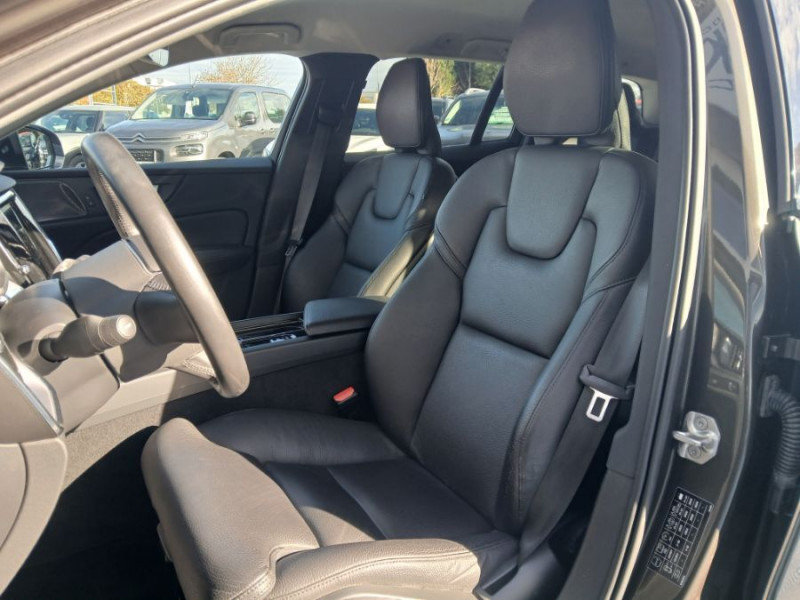 Photo 5 de l'offre de VOLVO V60 B3 2.0 163cv Geartronic MOMENTUM CUIR Hayon EL. SC Hifi Key Less 1ère Main à 30950€ chez Mérignac auto