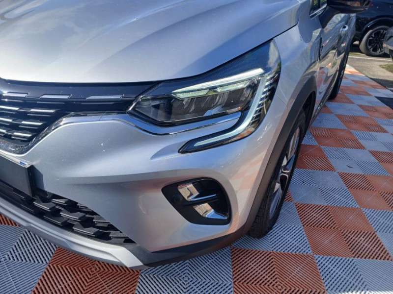 Photo 11 de l'offre de RENAULT CAPTUR TCe 100 INTENS GPS Camera JA17 à 15750€ chez Mérignac auto